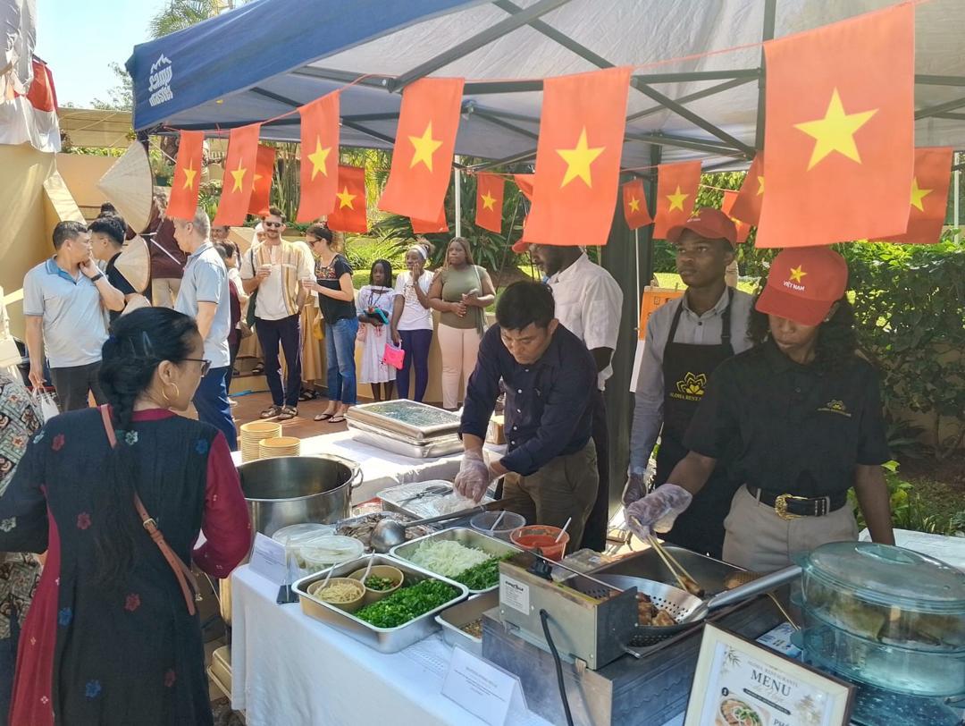 Gian hàng của Việt Nam thu hút nhiều thực khách